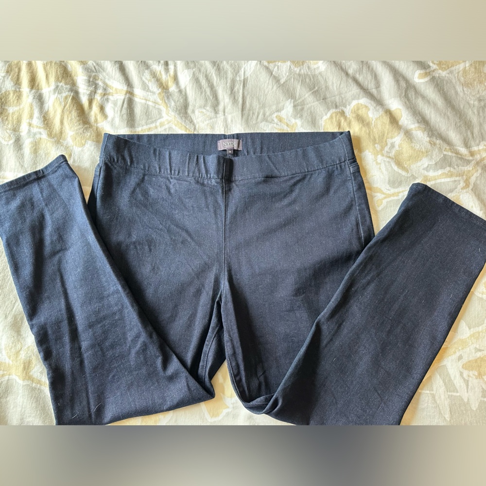 EUC NYDJ pull on jeans.